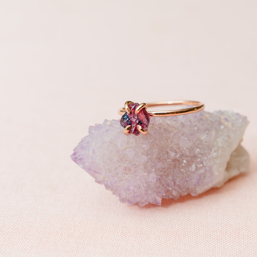 Raw pink/multicolour winza sapphire gemstone ring