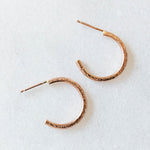 Feather texture hoop earrings