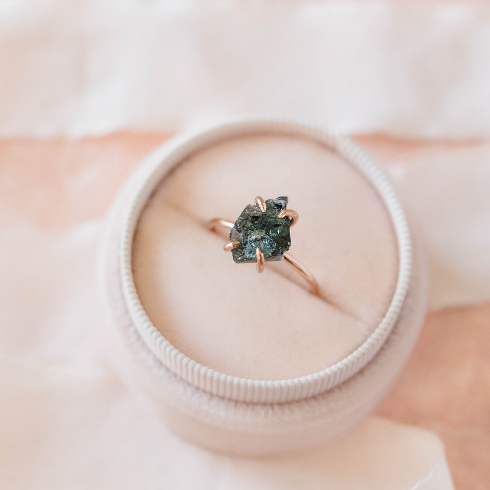 Raw blue-green sapphire gemstone solitaire ring - luxe.zen