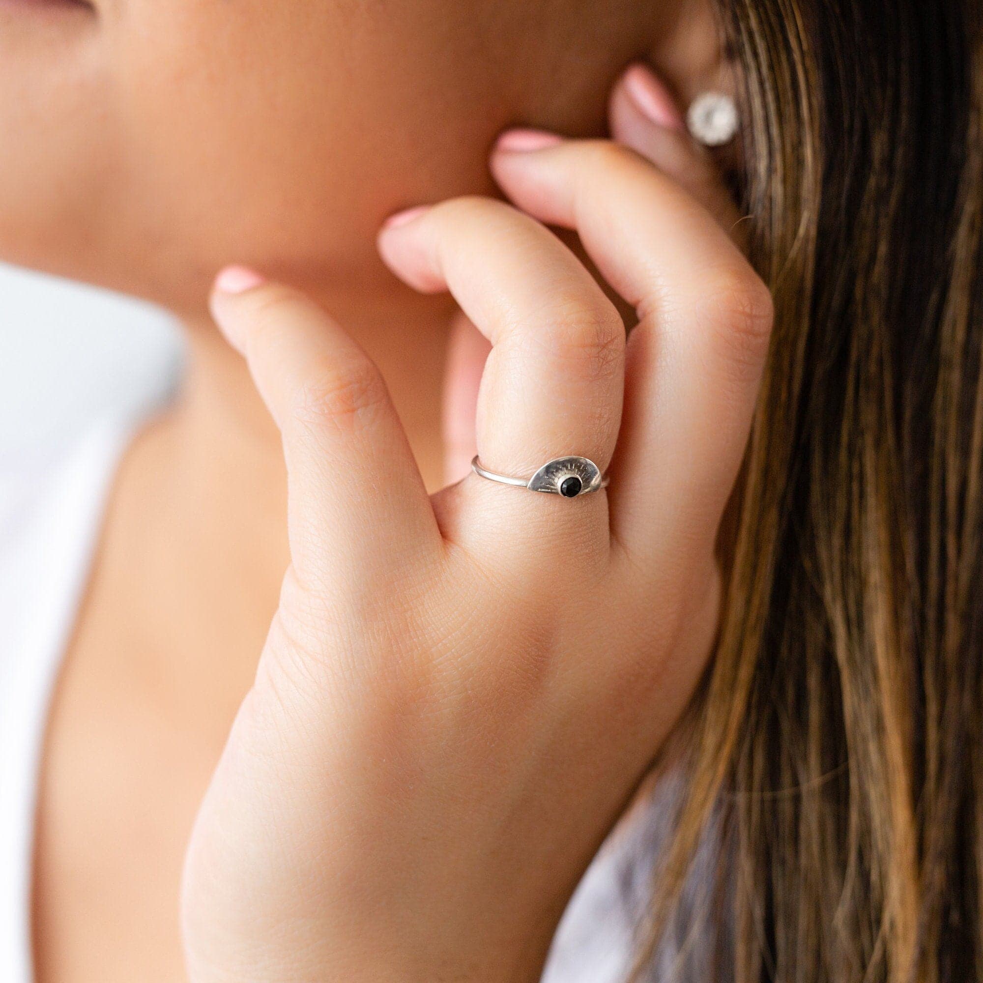 【TEMPLE OF THE SUN】Rosetta Ring Black Spinel/14k 純金 Rosetta Ring Black Spinel Solid Gold – Temple of the Sun