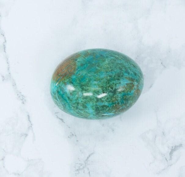 
            
                Load image into Gallery viewer, Chrysocolla palm stone - luxe.zen
            
        