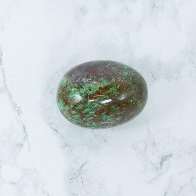 
            
                Load image into Gallery viewer, Chrysocolla palm stone - luxe.zen
            
        