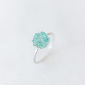 Raw emerald mosaic gemstone ring - luxe.zen