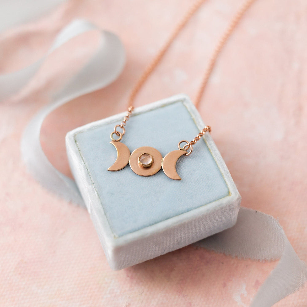 
            
                Load image into Gallery viewer, Moon phase necklace
            
        