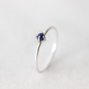 
            
                Load image into Gallery viewer, Natural sapphire ring - luxe.zen
            
        