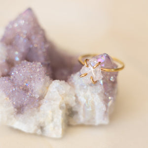 Raw morganite gemstone ring - luxe.zen