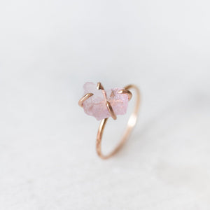 Raw morganite gemstone ring - luxe.zen