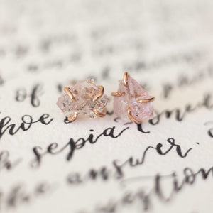 Raw morganite gemstone stud earrings - luxe.zen