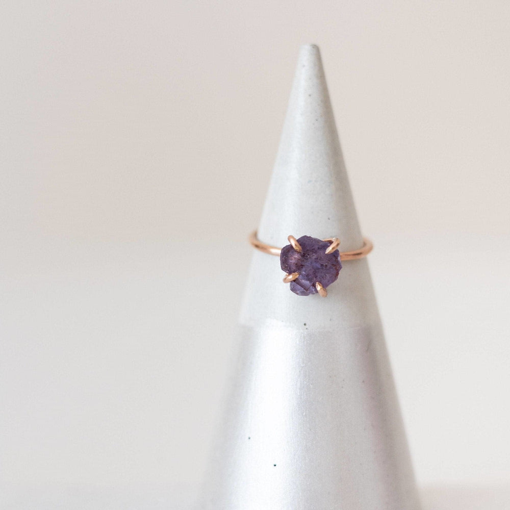 Raw sapphire ring - luxe.zen